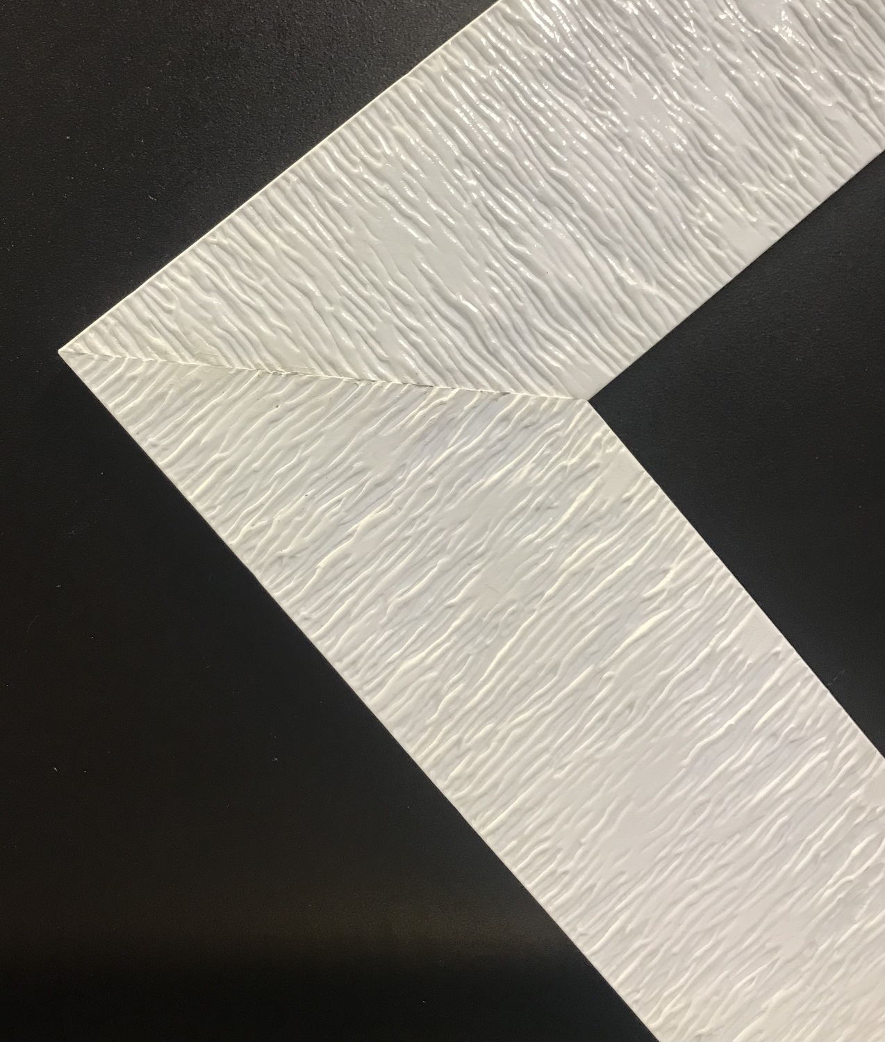 Настенное зеркало в багете "Милан" ("белый"). Настенное зеркало в багете "Милан" ("белый").